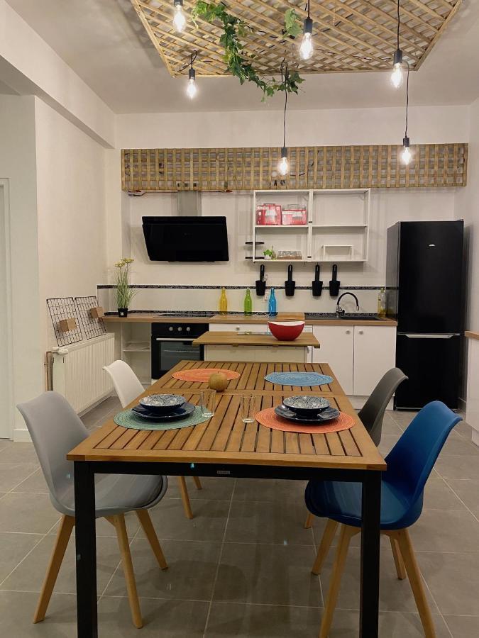 La Maison D'Angelique - Colocation Hoteliere A 150M Gare Tgv- Grande Cuisine Equipee & Salon - Fibre - Netflix 尼奥尔 外观 照片