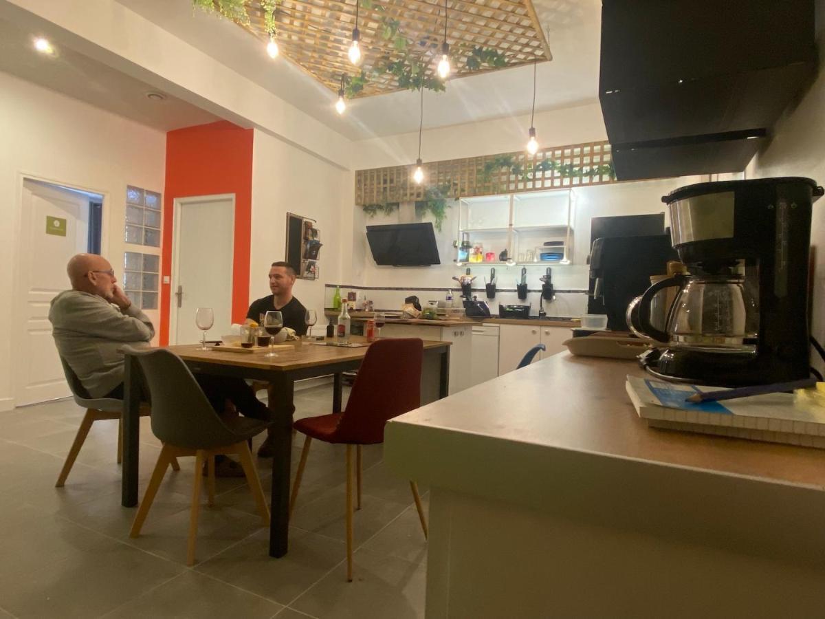 La Maison D'Angelique - Colocation Hoteliere A 150M Gare Tgv- Grande Cuisine Equipee & Salon - Fibre - Netflix 尼奥尔 外观 照片