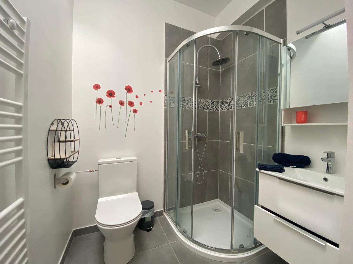La Maison D'Angelique - Colocation Hoteliere A 150M Gare Tgv- Grande Cuisine Equipee & Salon - Fibre - Netflix 尼奥尔 外观 照片