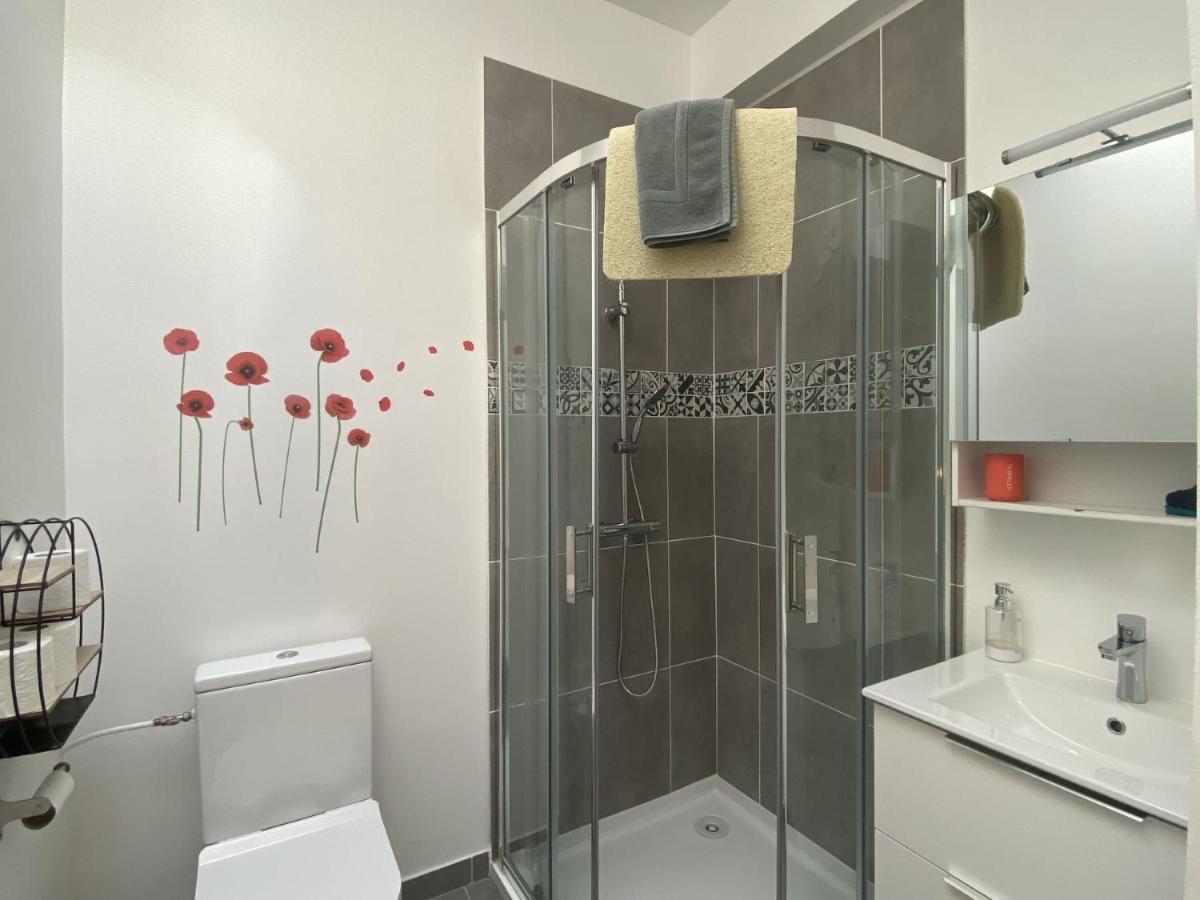 La Maison D'Angelique - Colocation Hoteliere A 150M Gare Tgv- Grande Cuisine Equipee & Salon - Fibre - Netflix 尼奥尔 外观 照片